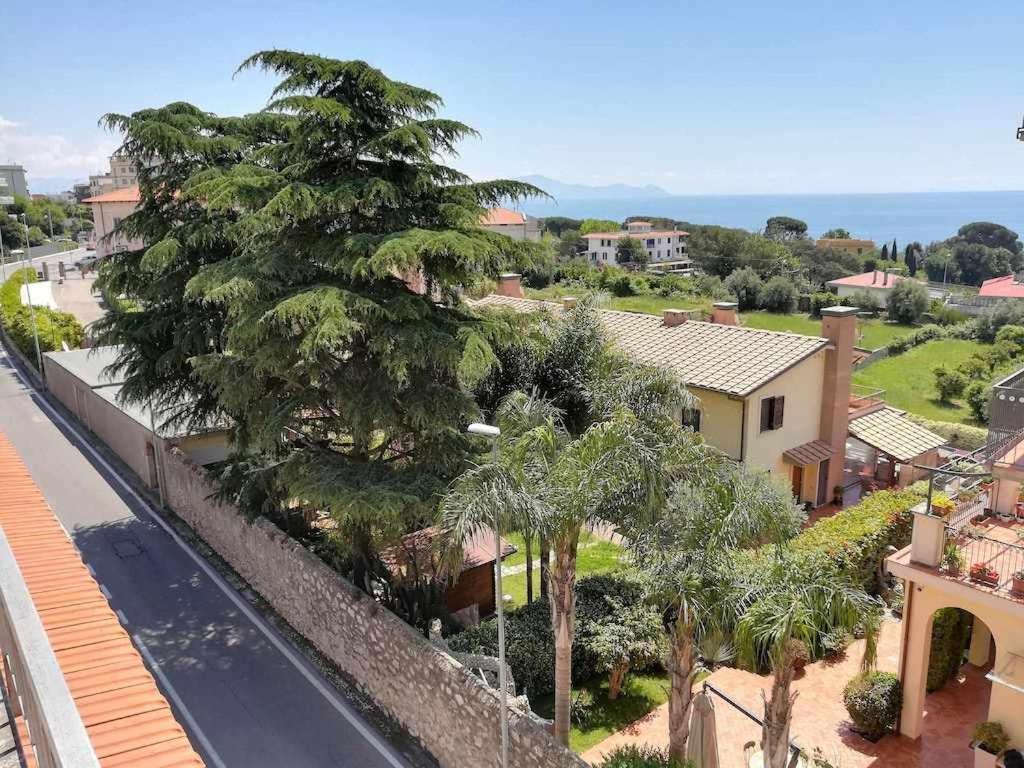 Casa Dinky Attico Con Terrazza Vista Mare Formia Exterior foto