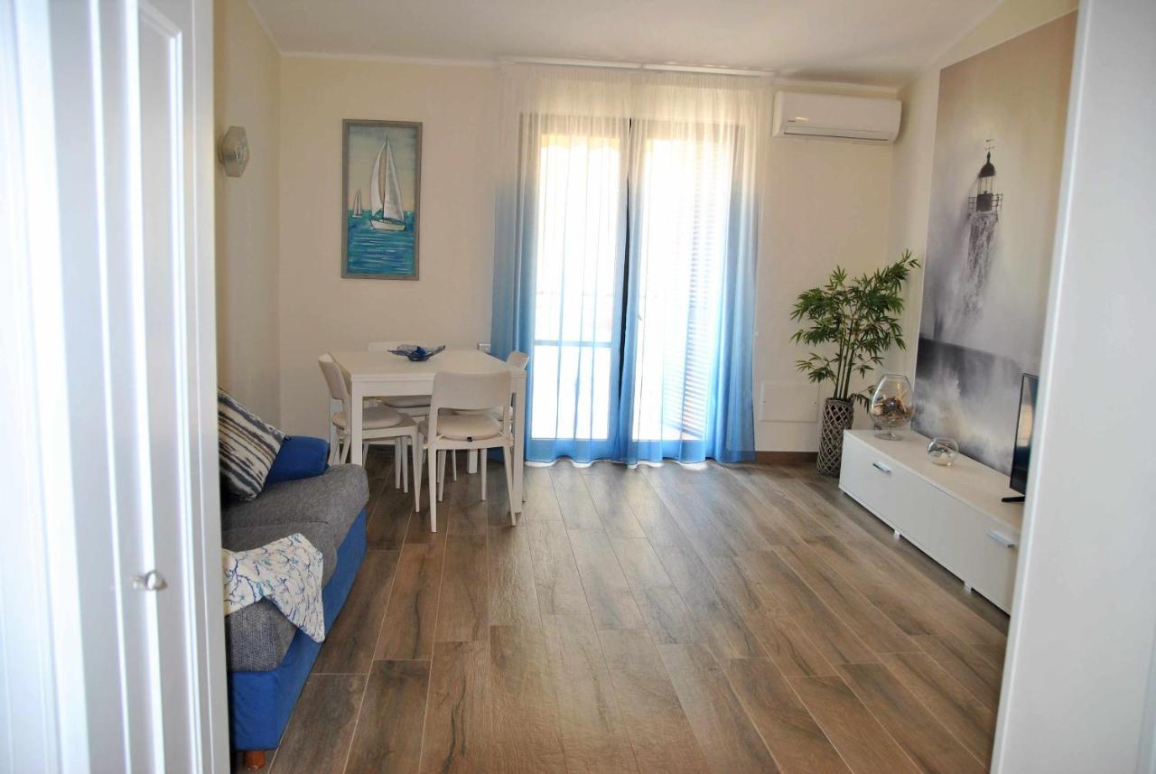 Casa Dinky Attico Con Terrazza Vista Mare Formia Exterior foto