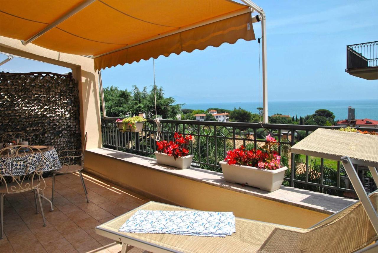 Casa Dinky Attico Con Terrazza Vista Mare Formia Exterior foto