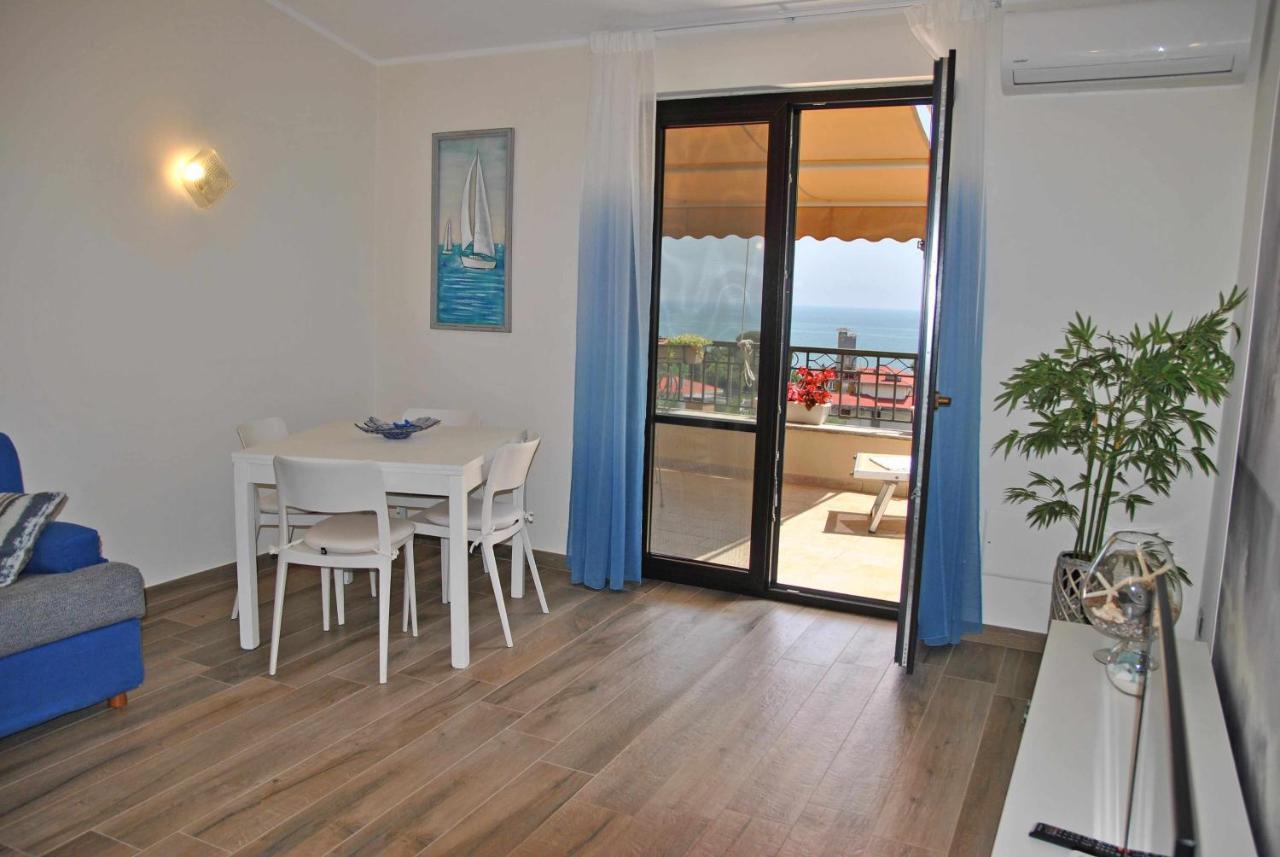 Casa Dinky Attico Con Terrazza Vista Mare Formia Exterior foto